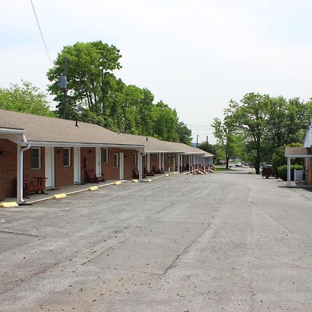 Penn Amish Motel Denver Bagian luar foto