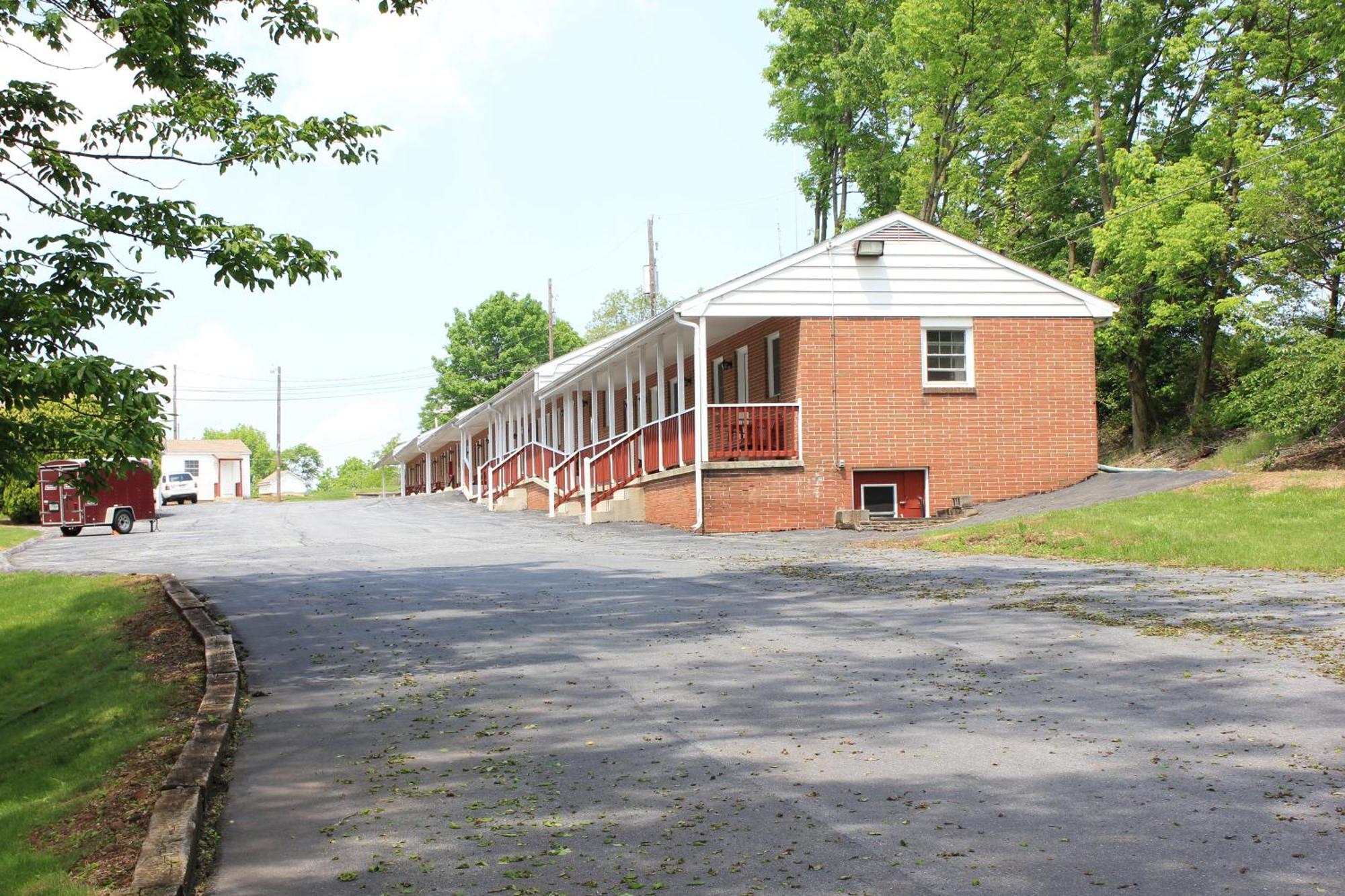 Penn Amish Motel Denver Bagian luar foto