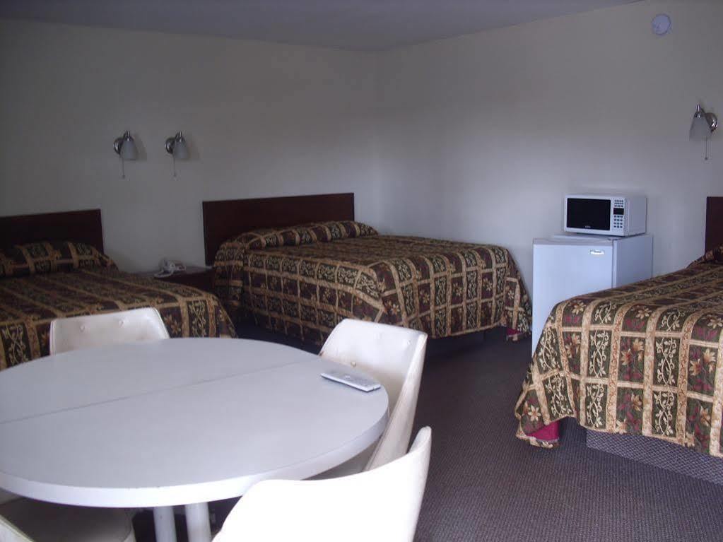 Penn Amish Motel Denver Bagian luar foto